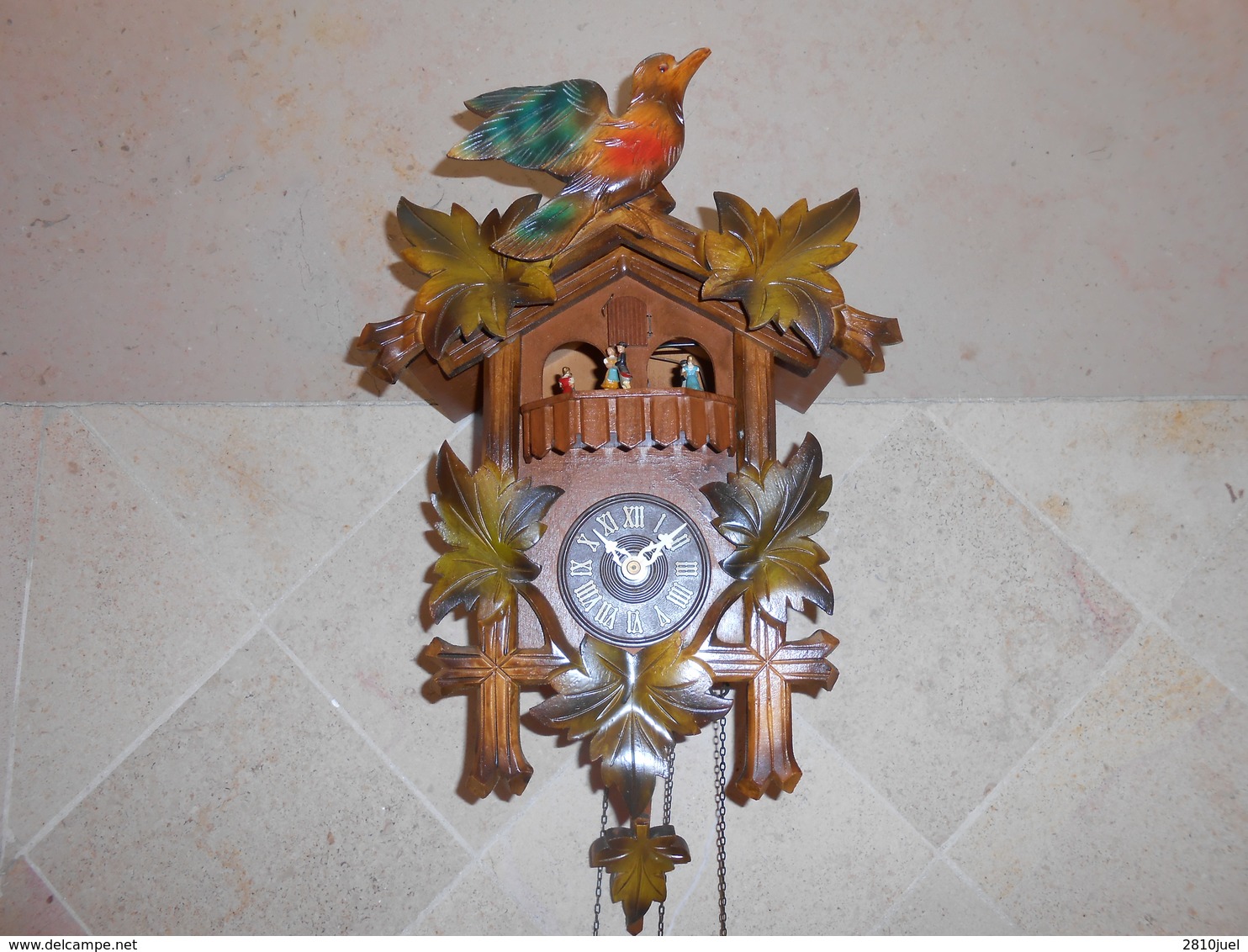 Pendule Coucou En Bois 6 Feuilles 1 Oiseau 4 Couples De Danseurs - - Horloges