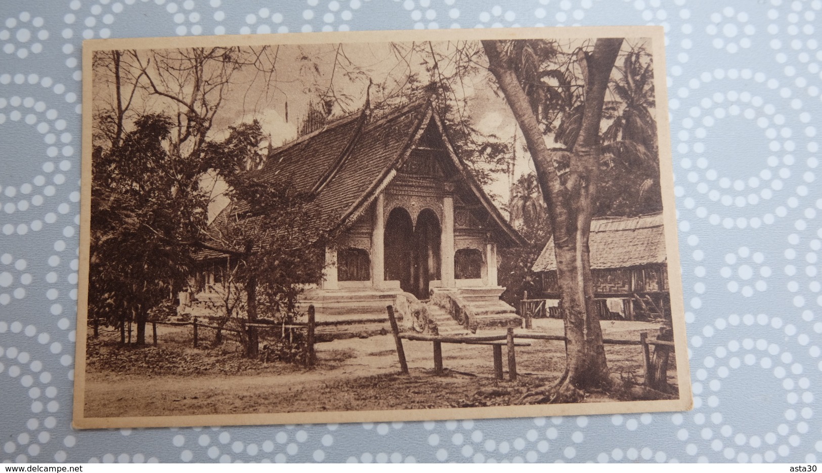 LAOS _ LUANG PRABANG  _PAGODE  …………13 - 15 KZ - Laos