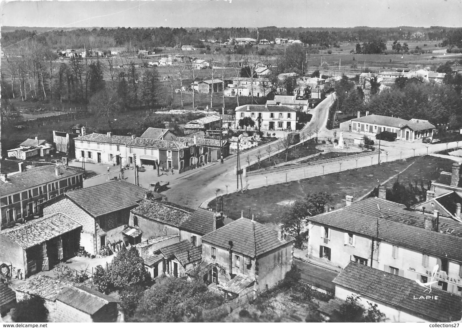 17-BUSSAC- VUE GENERALE - Autres & Non Classés