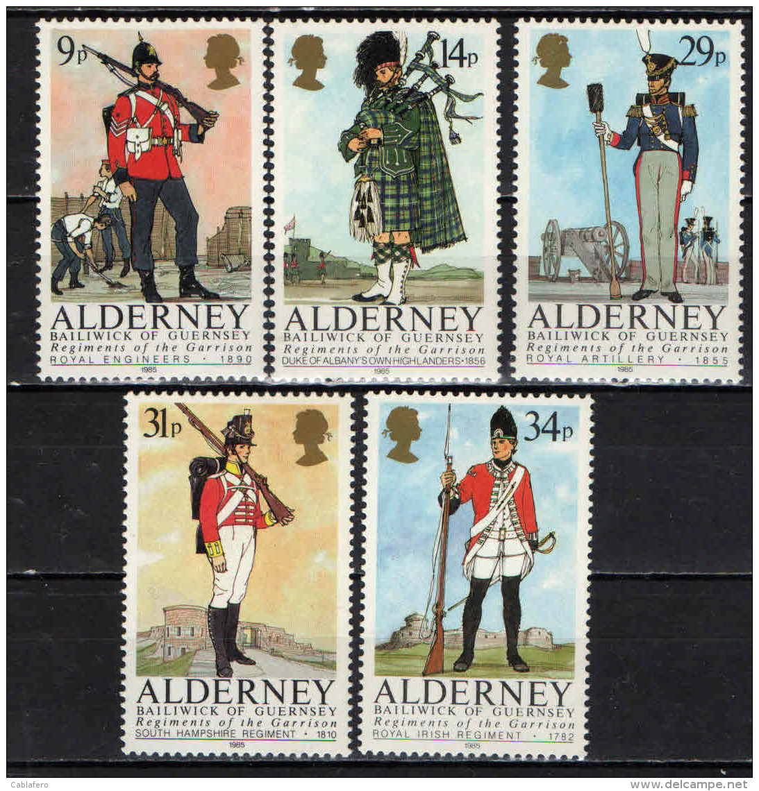 ALDERNEY - 1985 - SERIE UNIFORMI MILITARI - MNH - Alderney