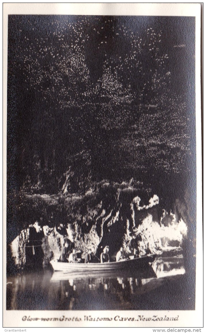 Glow-worm Grotto, Waitoma Caves, New Zealand - Vintage PC/Real Photo Unused - New Zealand