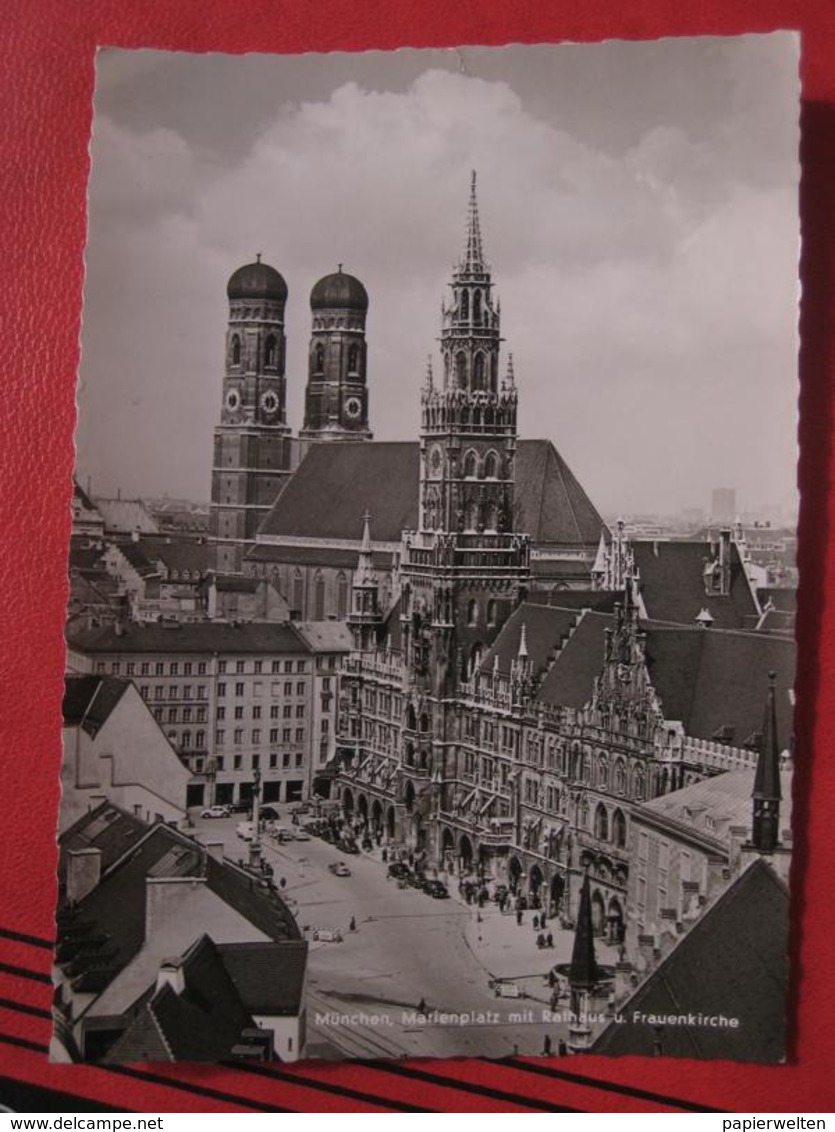 München - Marienplatz Mit Rathaus Und Frauenkirche - Muenchen