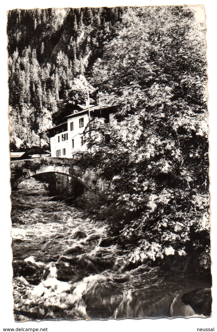 Tarjeta Postal De Beaufort, Les Bords Du Doron Et Pont Historique. - Beaufort