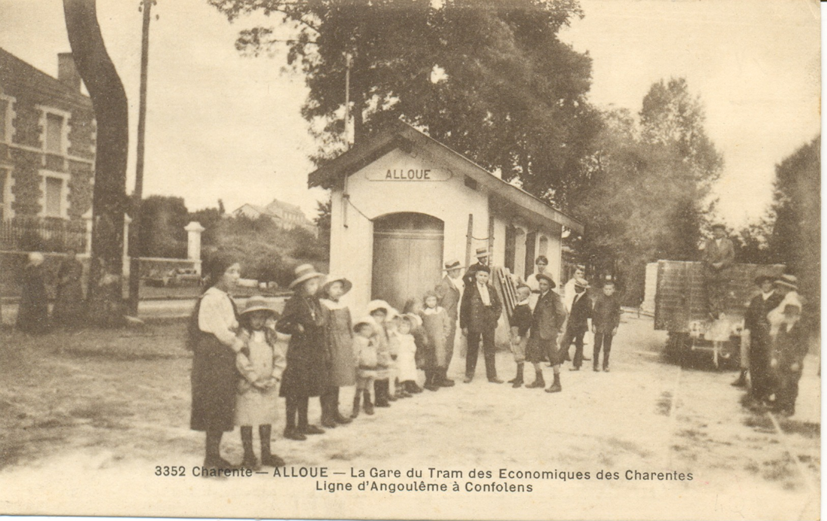 Alloue-La Gare Du Tram Des économiques Des Charentes (ligne Angoulême Confolens ) - Other & Unclassified