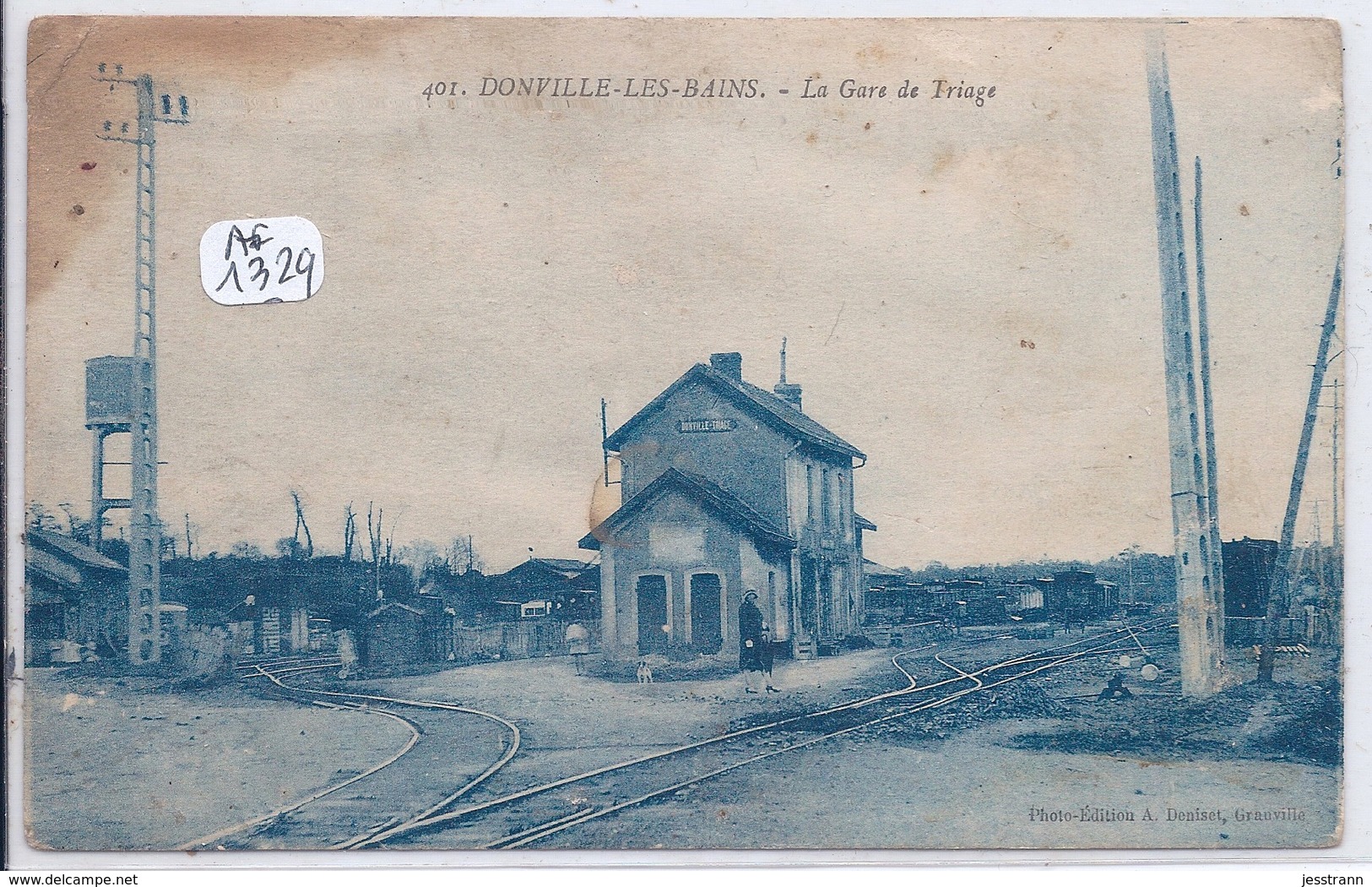 DONVILLE-LES-BAINS- LA GARE DE TRIAGE-  RARE- ROUSSISSURE HAUT GAUCHE - Autres & Non Classés