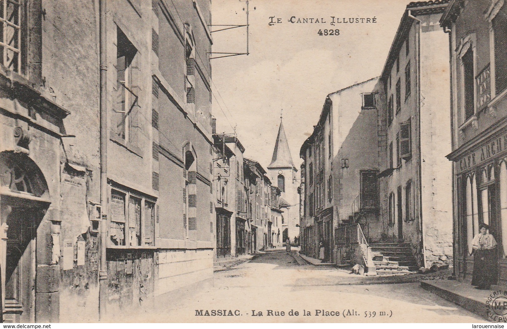 15 - MASSIAC - La Rue De La Place - Autres & Non Classés