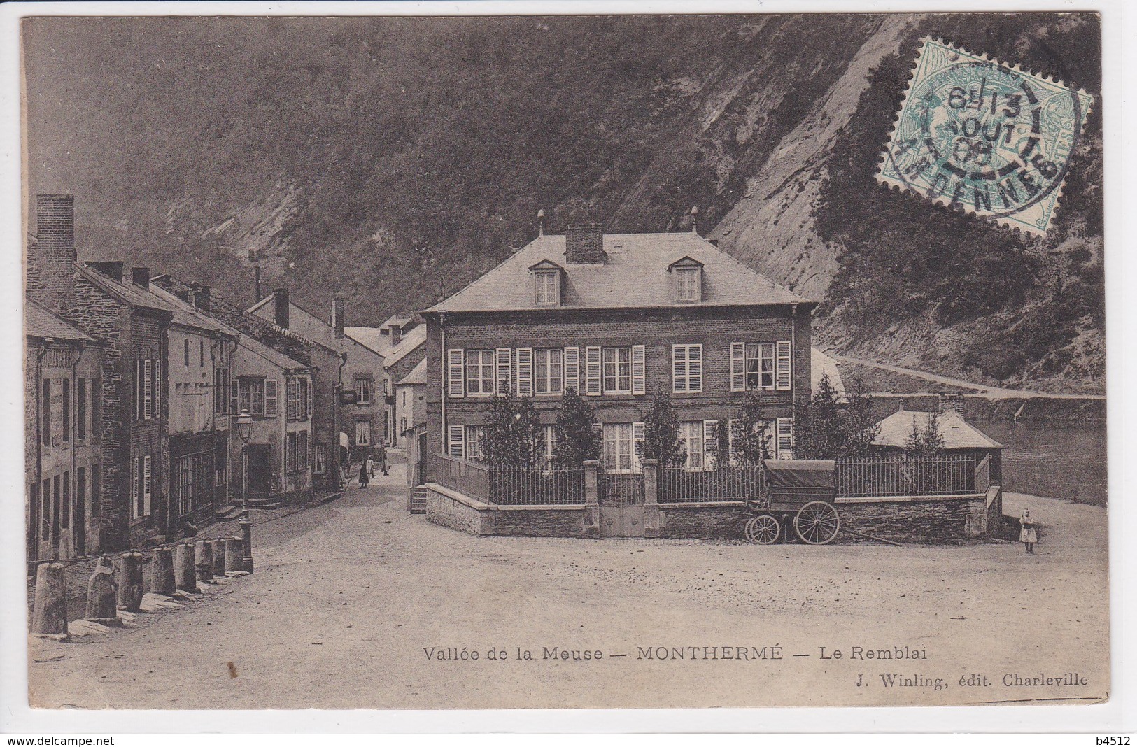 08 MONTHERME Le Remblai, Calèche Devant La Maison - Montherme