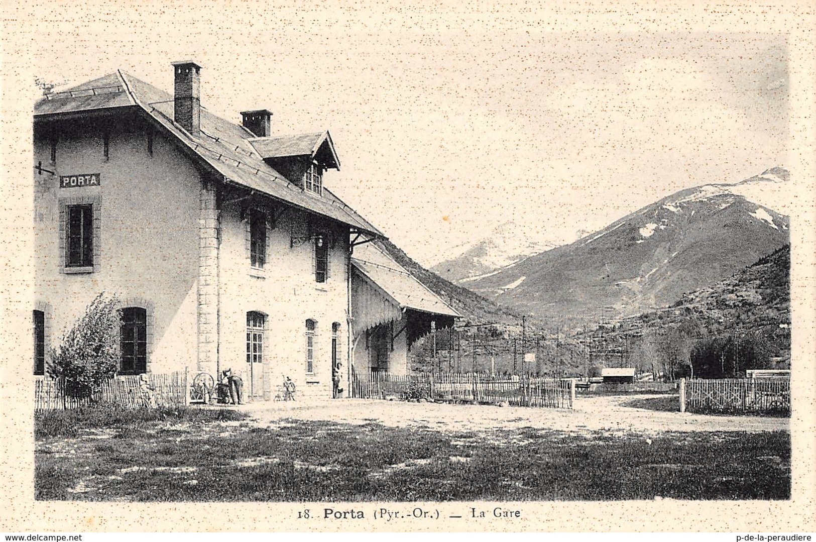 RARE LOT DE PRES DE 400 CPA DES VILLAGES DES PYRENEES ORIENTALES (lot avec gare diligence et tout petit village) DEP 66