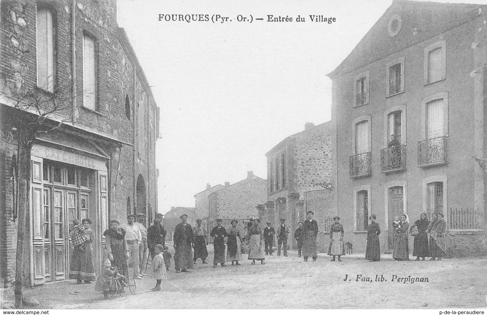 RARE LOT DE PRES DE 400 CPA DES VILLAGES DES PYRENEES ORIENTALES (lot avec gare diligence et tout petit village) DEP 66