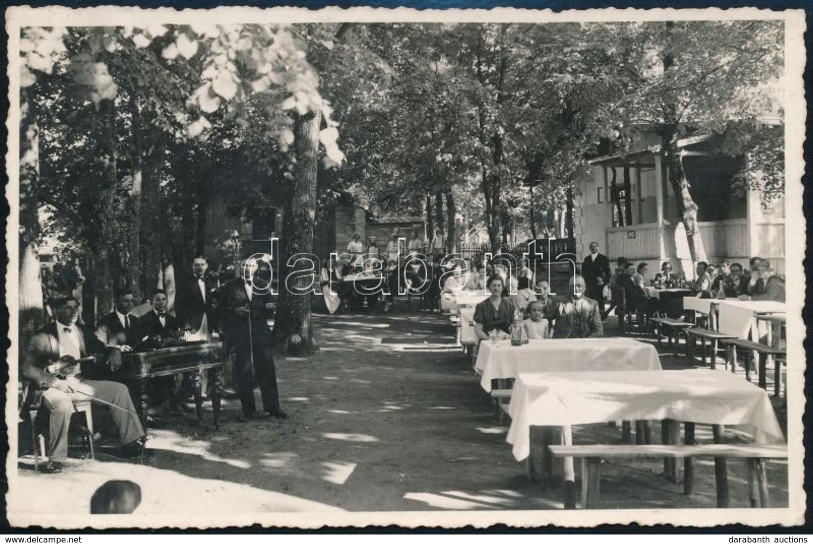 T2 Alsóidecs, Ideciu De Jos; Fürd? étterem, Kerthelyiség Zenészekkel / Spa Restaurant, Garden With Musicians - Non Classés