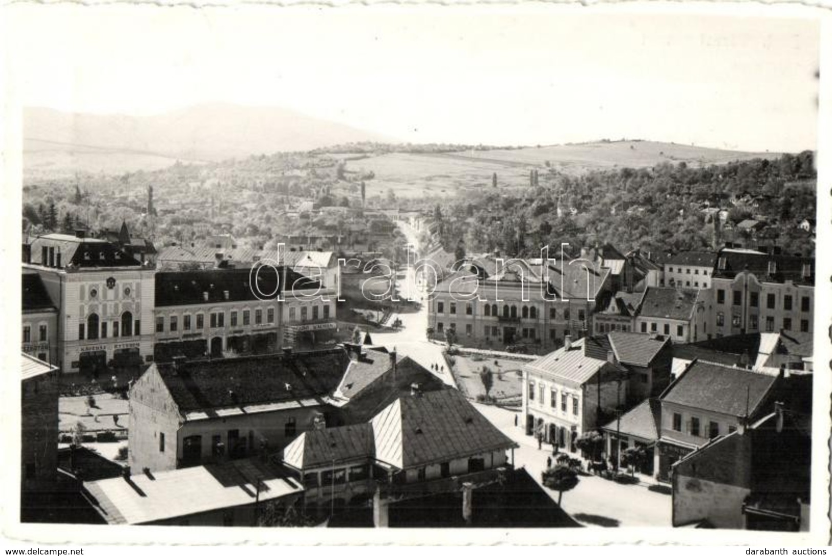 T2 1942 Zilah, Zalau; Tér, Gyógyszertár, Kávéház és étterem, Rózsa Ferencz, Szabó Kálmán, Blau Béla, Bíró és Kincses Kár - Non Classés