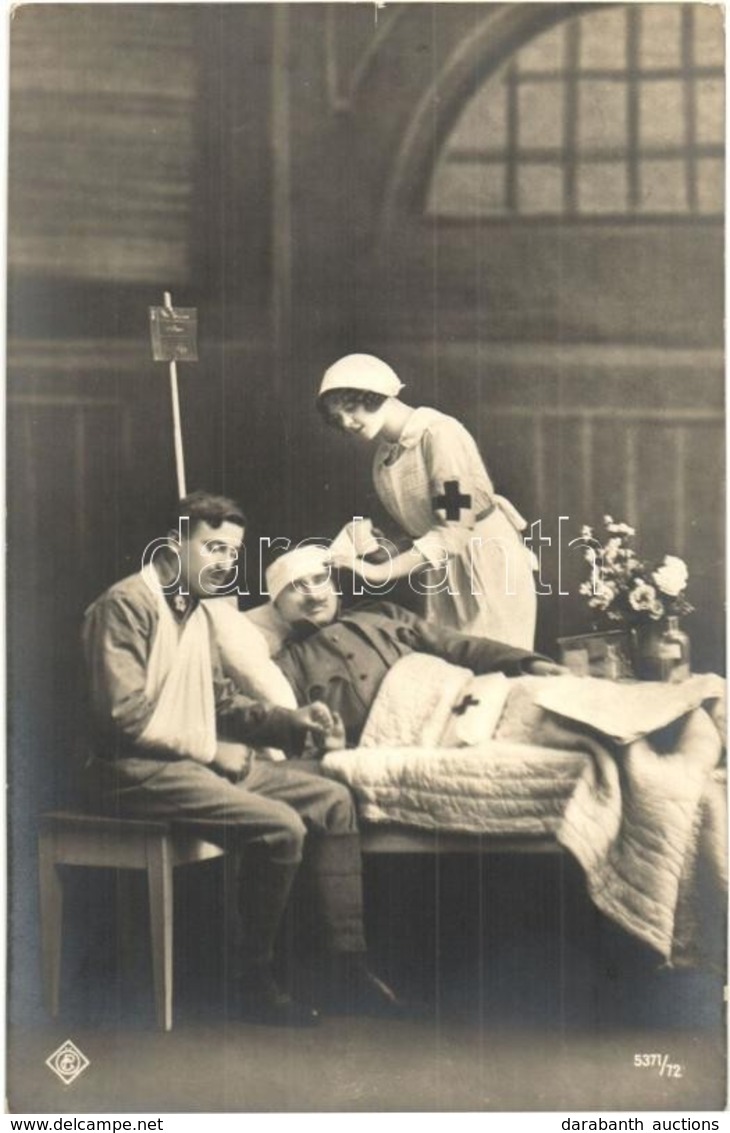 T2 1916 WWI K.u.k. Military, Injured Soldiers With Red Cross Nurse - Ohne Zuordnung