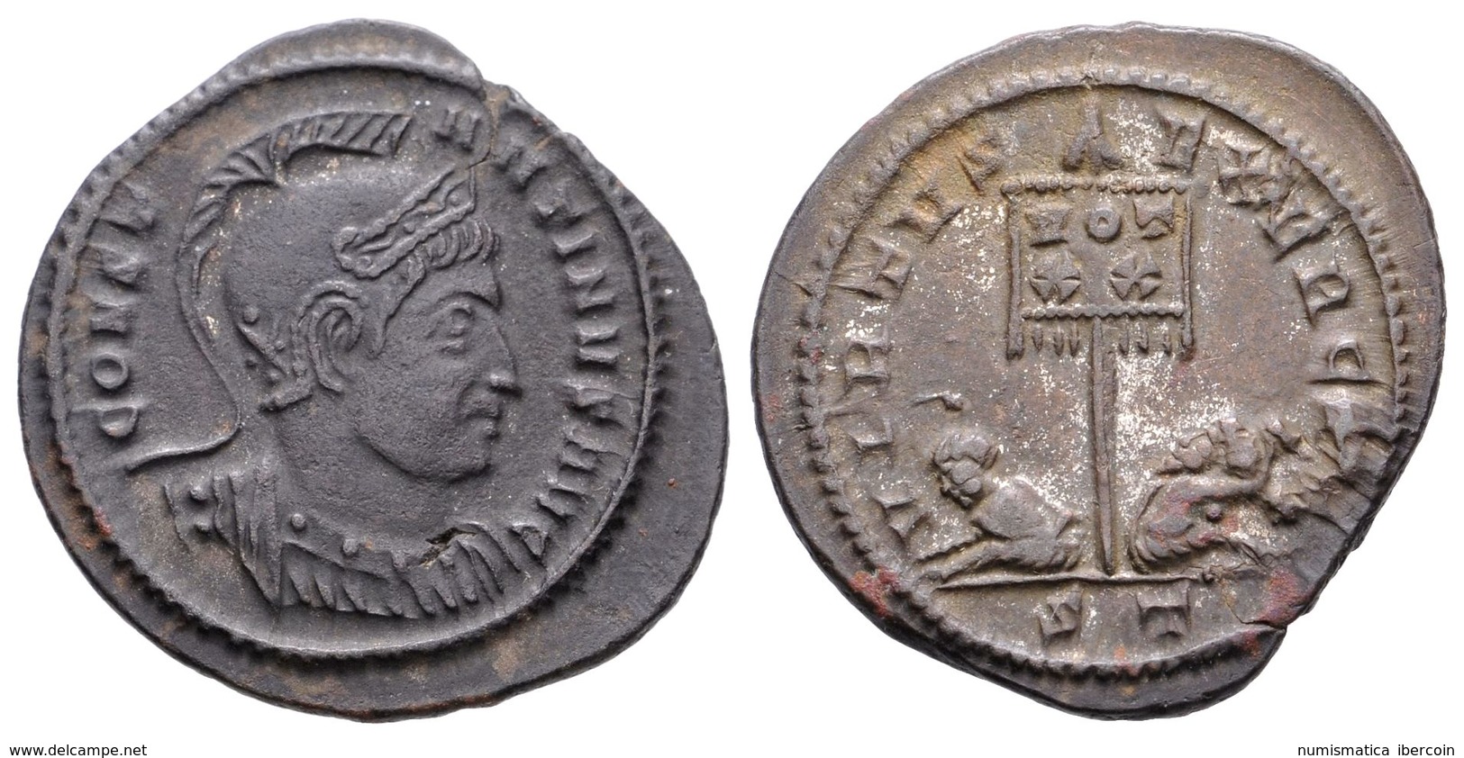 330 CONSTANTINO I. Follis. 319-320 D.C. Ticinum. A/ Busto Con Casco Y Coraza A Derecha. CONSTANTINVS AVG. R/ Trofeo Y A  - Röm. Republik (-280 / -27)