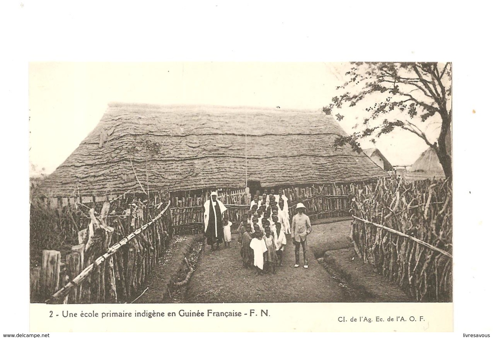 CPA AFRIQUE A.E.F. GUINEE Une école Primaire Indigène En Guinée Française - Guinée