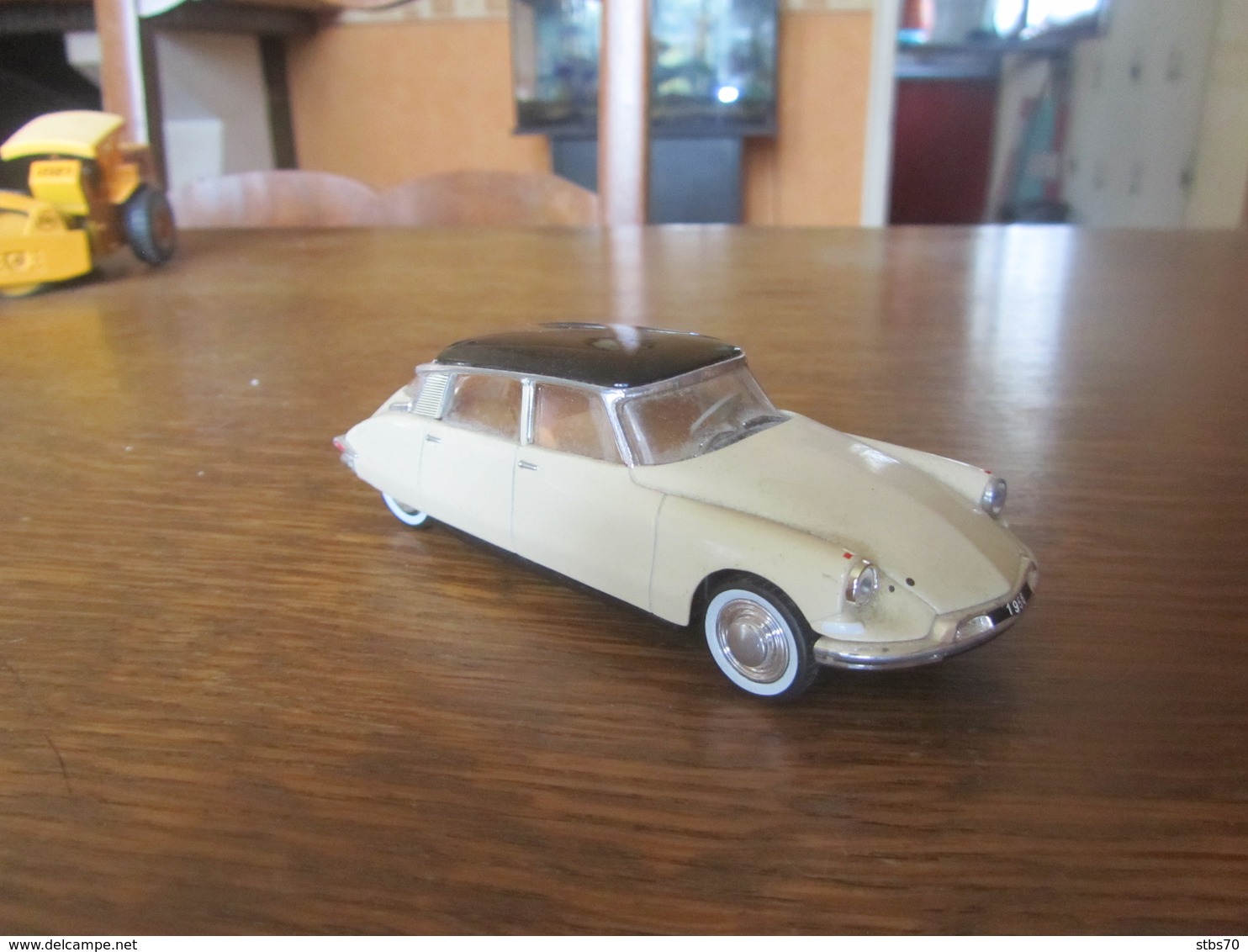 CD84 Universal Hobbies, Citroën DS 19 1956, 1-43 - Altri & Non Classificati