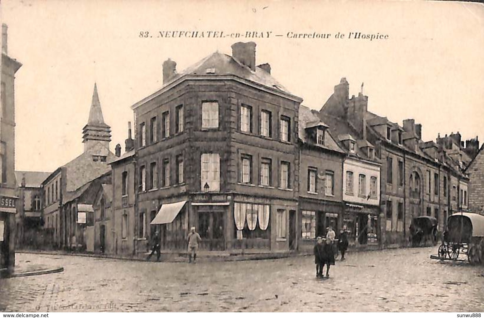 76 - Neufchâtel-en-Bray - Carrefour De L'Hospice (animée, Café, Attelage, 1917) - Neufchâtel En Bray