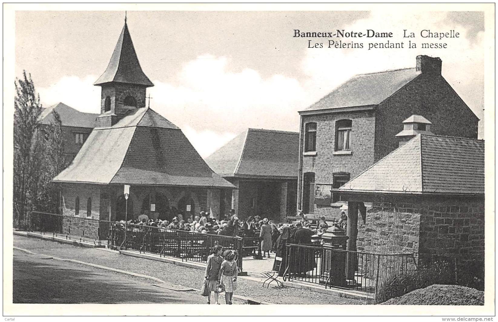 BANNEUX-NOTRE-DAME - La Chapelle - Les Pèlerins Pendant La Messe - Sprimont