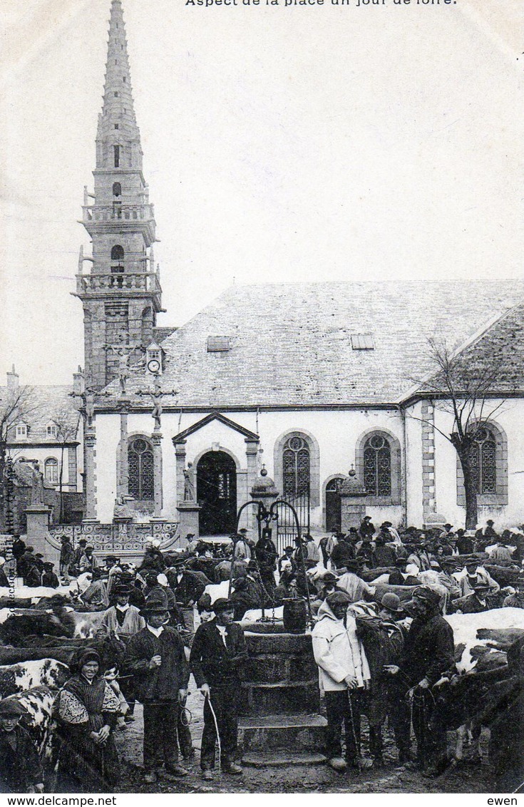 Plouguerneau. L'Eglise. Aspect De La Place Un Jour De Foire. (Animée) - Plouguerneau