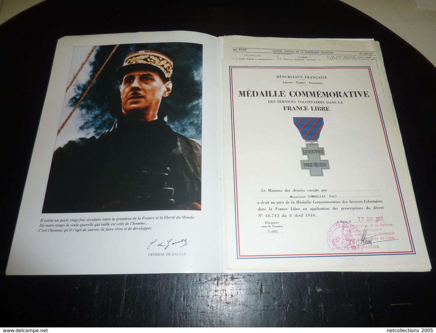 Les évadés De France Par L'espagne - Guerre 1939-1945 LIVRET + DIPLOME MEDAILLE COMMEMORATIVE "FRANCE LIBRE"  (X) - Oorlog 1939-45