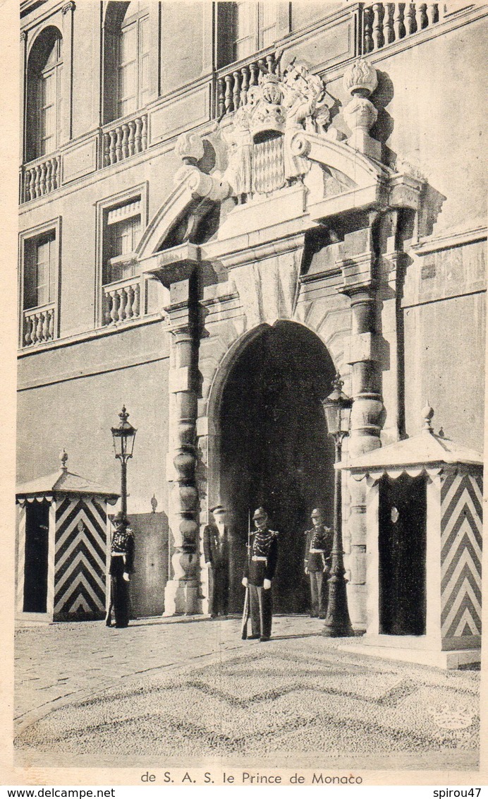 CPA MONACO - CARABINIERS DEVANT LA PORTE DU PALAIS DE S. A. S. LE PRINCE DE MONACO - Palazzo Dei Principi
