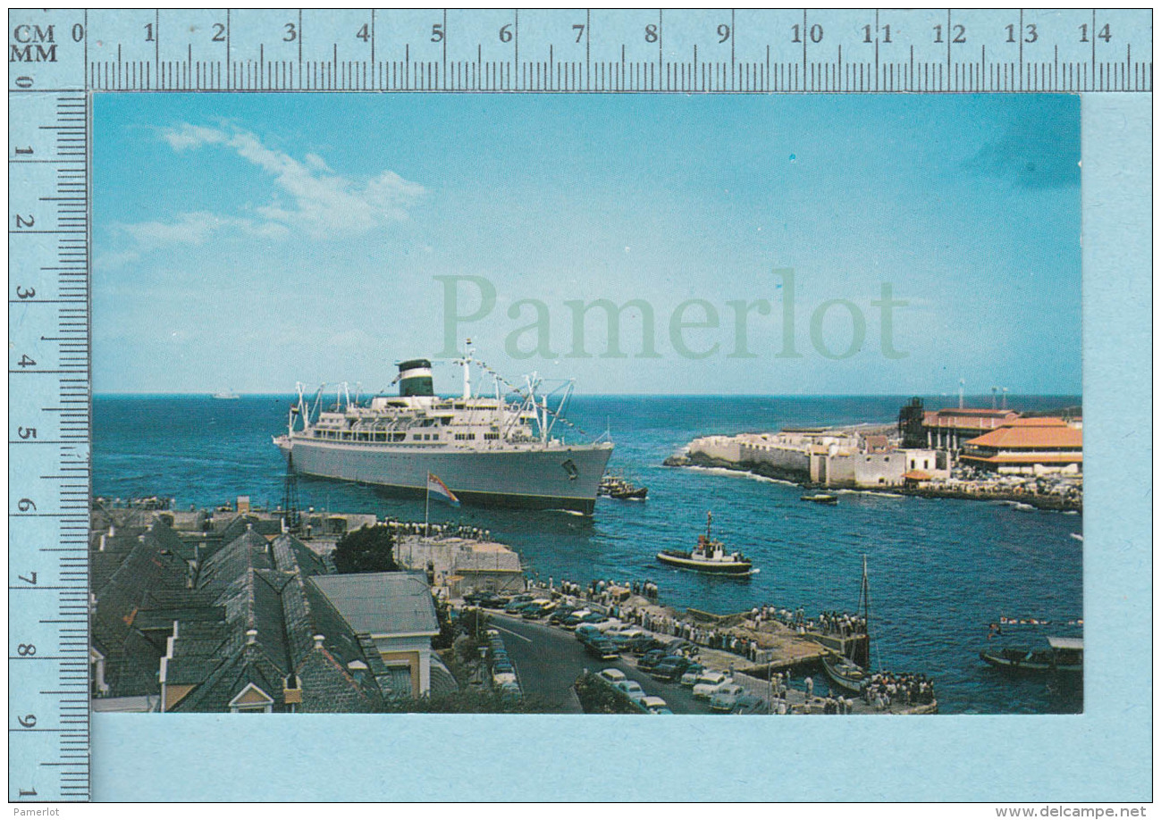 Curacao N. A. -  Big Boat At The Harbor Entrance -  Postcard,  Carte Postale - Curaçao