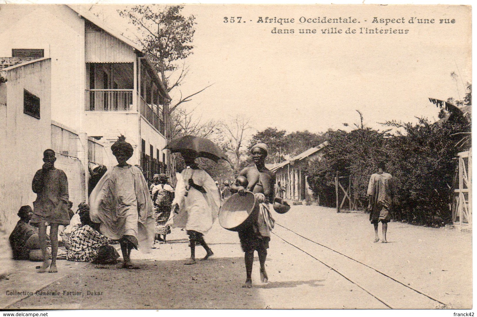 Sénégal. Aspect D'une Rue Dans Une Ville De L'intérieur - Sénégal