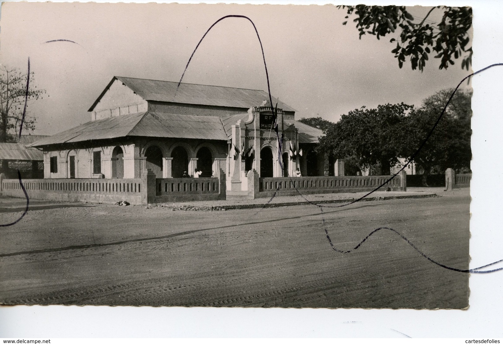 CPSM. PF. Tchad . FORT-LAMY. La Mairie.Librairie Y. BILLERET - Tchad