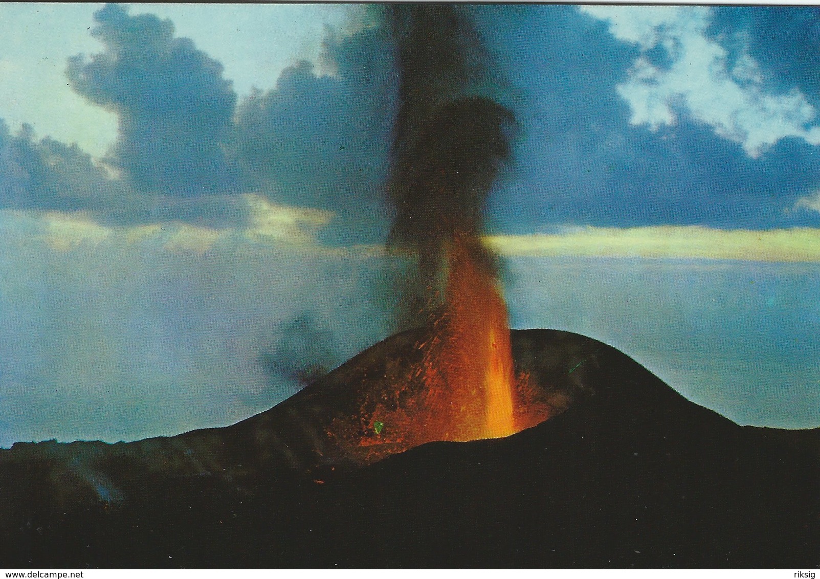 Volcano - Volcan De Teneguia  Fuencaliente (La Palma ) Spain B-2929 - Gran Canaria