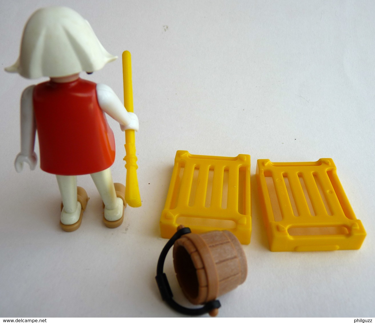 RARE PLAYMOBIL KLICKY 3374 FEMME Médiévale Avec Cageots Et Balais En Loose 1977-79-84 - Playmobil