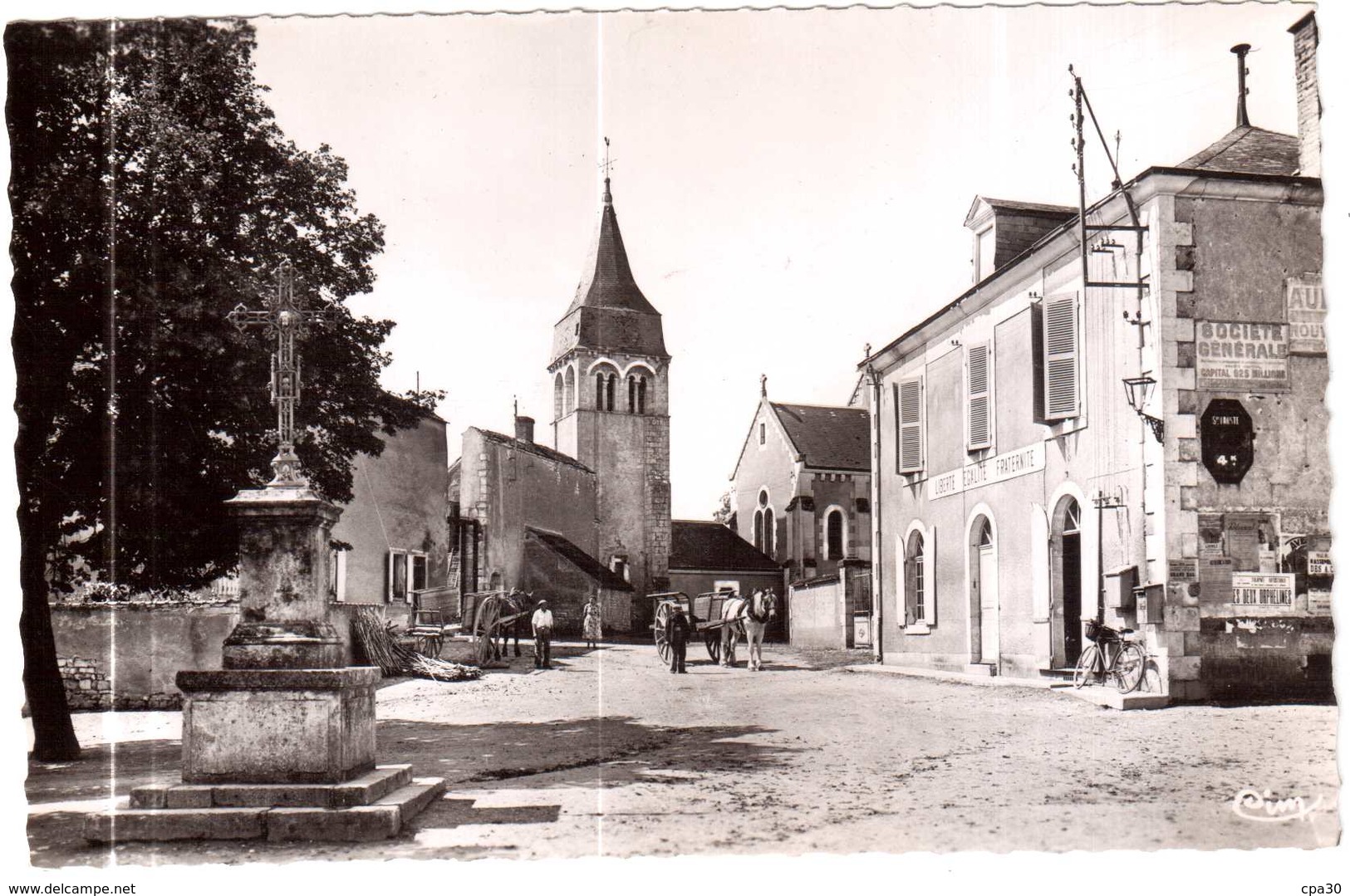 CPA INDRE.NEUVY-le-PAILLOUX.PLACE DE LA MAIRIE - Autres & Non Classés