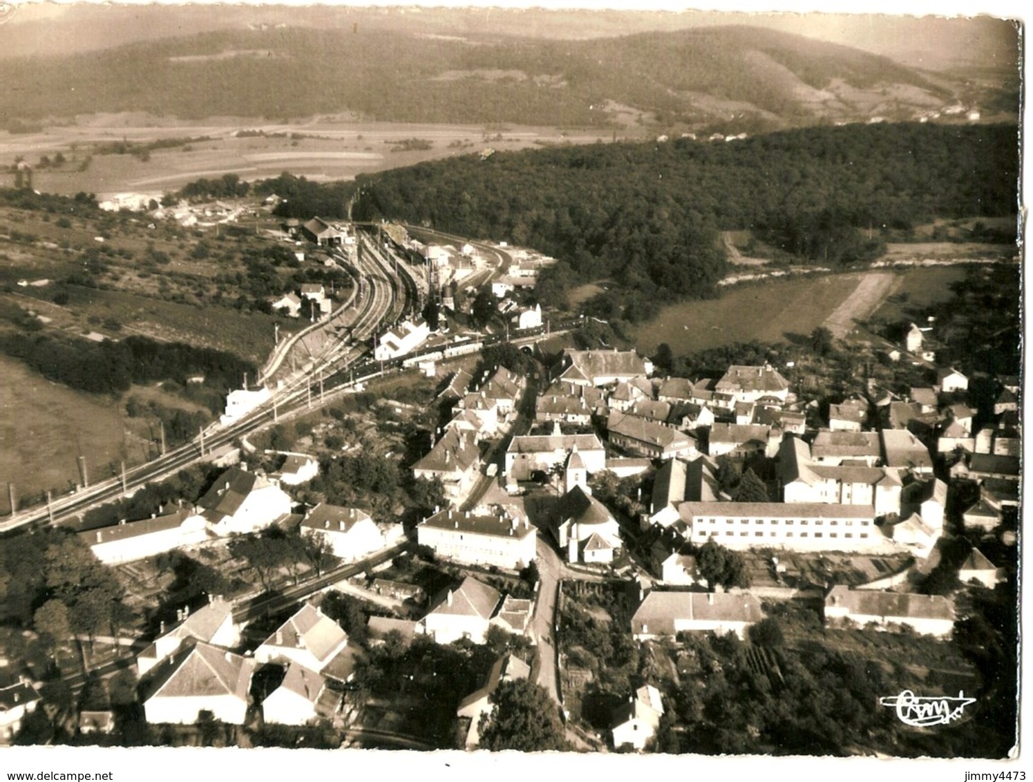 CPM Dentelées - Vue Générale Aérienne En 1962 - MOUCHARD ( Arr. De Dole ) 39 Jura - N° 245-31 A - Imp. COMBIER - Dole