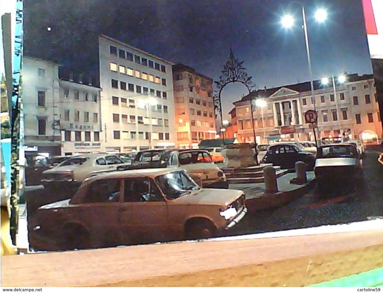 UDINE PIAZZA XX SETTEMBRE DI NOTTE AUTO CAR FIAT 124 500  FORD CAPRI  VB1983  GS1719 - Udine