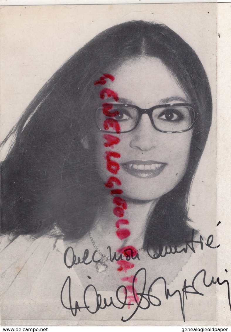 AUTOGRAPHE NANA MOUSKOURI - - CARTE PHOTO LA ROUE TOURNE ASSOCIATION DU SPECTACLE PARIS- HORS COMMERCE - Autres & Non Classés