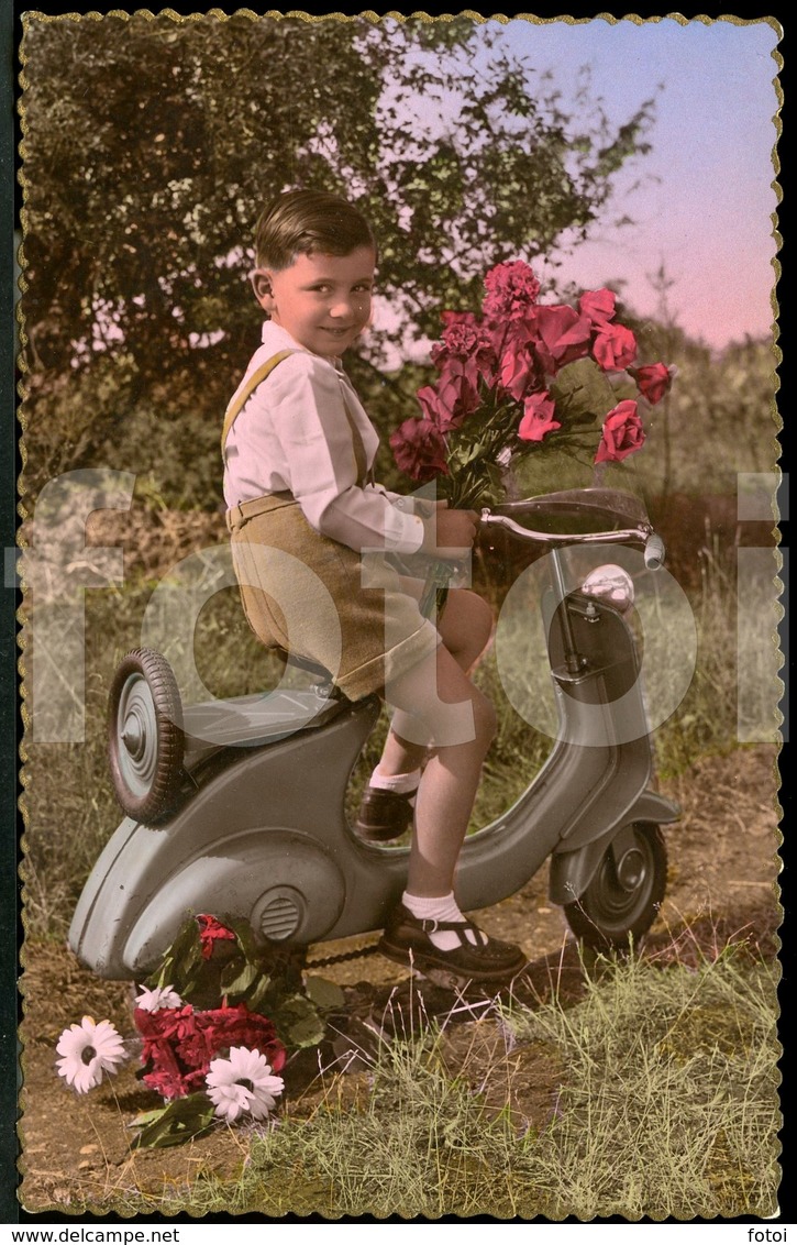 REAL PHOTO FOTO POSTCARD LAMBRETTA SCOOTER VESPA PEDAL TOY JOUET CARTE POSTALE - Moto