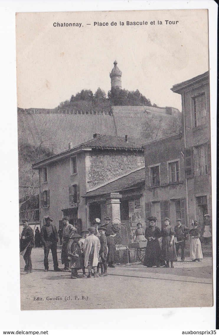 CHATONNAY - PLACE DE LA BASCULE ET LA TOUR - 38 - Châtonnay