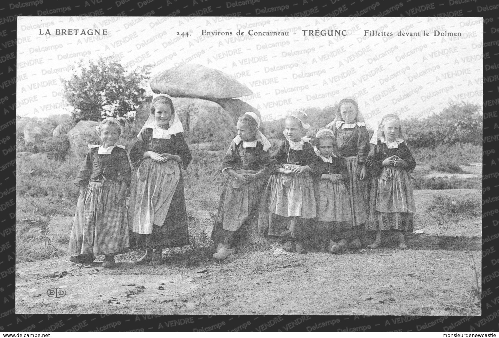 La Bretagne 244. Environs De Concarneau - Trégunc – Fillettes Devant Le Dolmen (Éd. ELD). - Trégunc