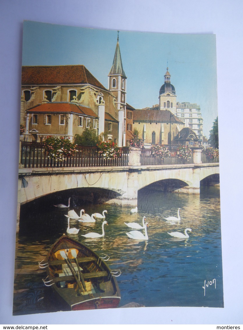 CPSM 74 - ANNECY LES EGLISES ST FRANCOIS ET ST MAURICE ET LE CANAL DE THIOU - Annecy