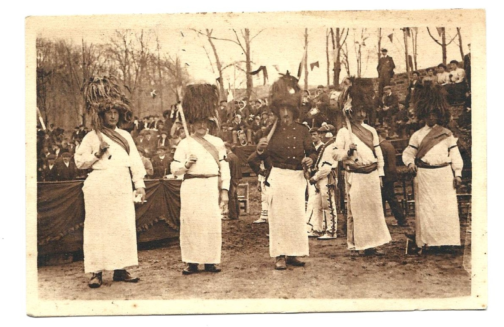 Basse NAVARRE - ZAPURRAC - Fête Euskarienne - Les SAPEURS D'une Mascarade - Autres & Non Classés