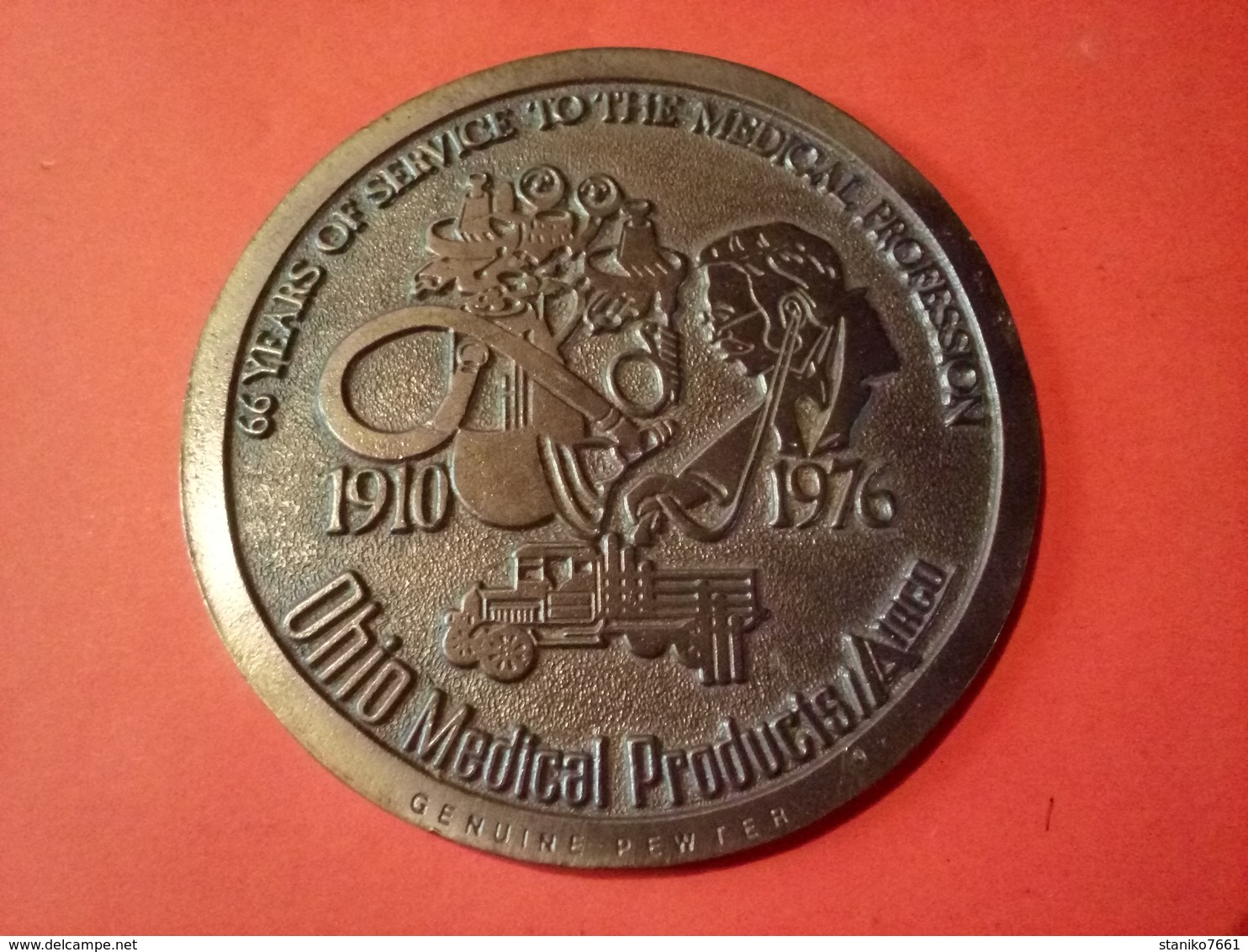 USA GROSSE MÉDAILLE ÉTAIN 66 YEARS OF SERVICE TO THE MEDICAL PROFESSION OHIO MEDICAL PRODUCTS GENUINE PEWTER 10Cm 235 Gr - Professionals/Firms