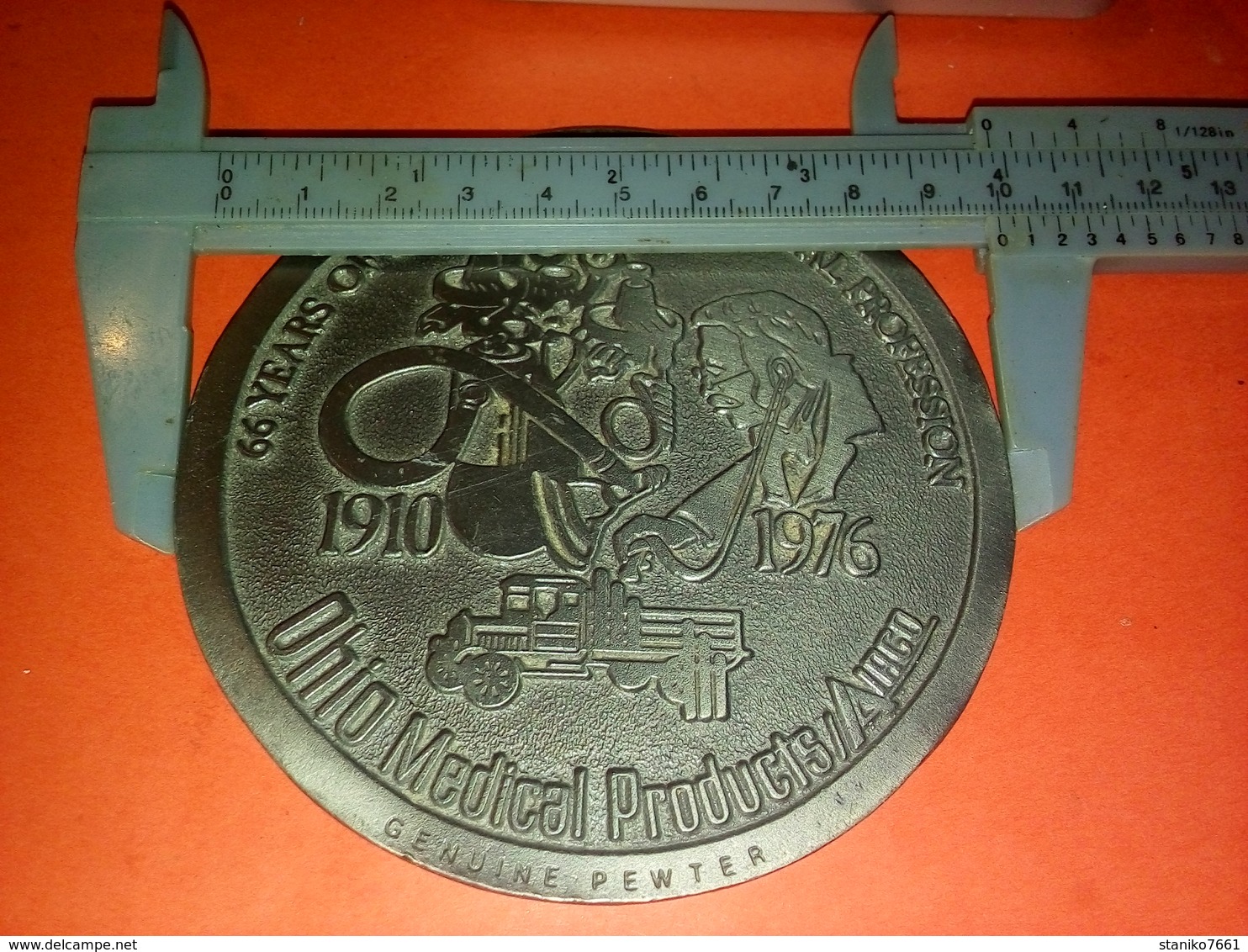 USA GROSSE MÉDAILLE ÉTAIN 66 YEARS OF SERVICE TO THE MEDICAL PROFESSION OHIO MEDICAL PRODUCTS GENUINE PEWTER 10Cm 235 Gr - Professionnels/De Société