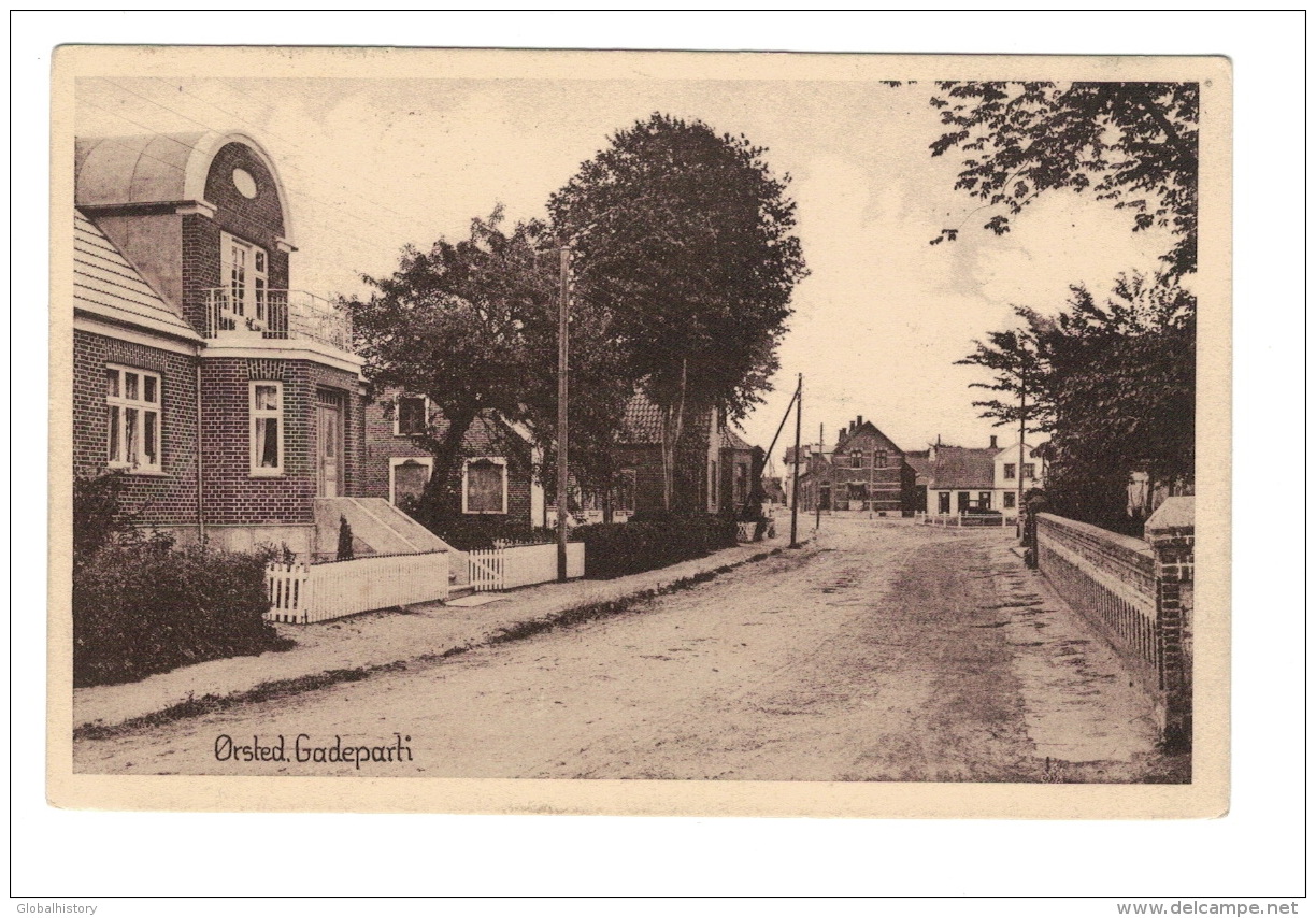 DE1144  DENMARK  ORSTED GADEPARTI STREET SCENE   POSTCARD - Denemarken