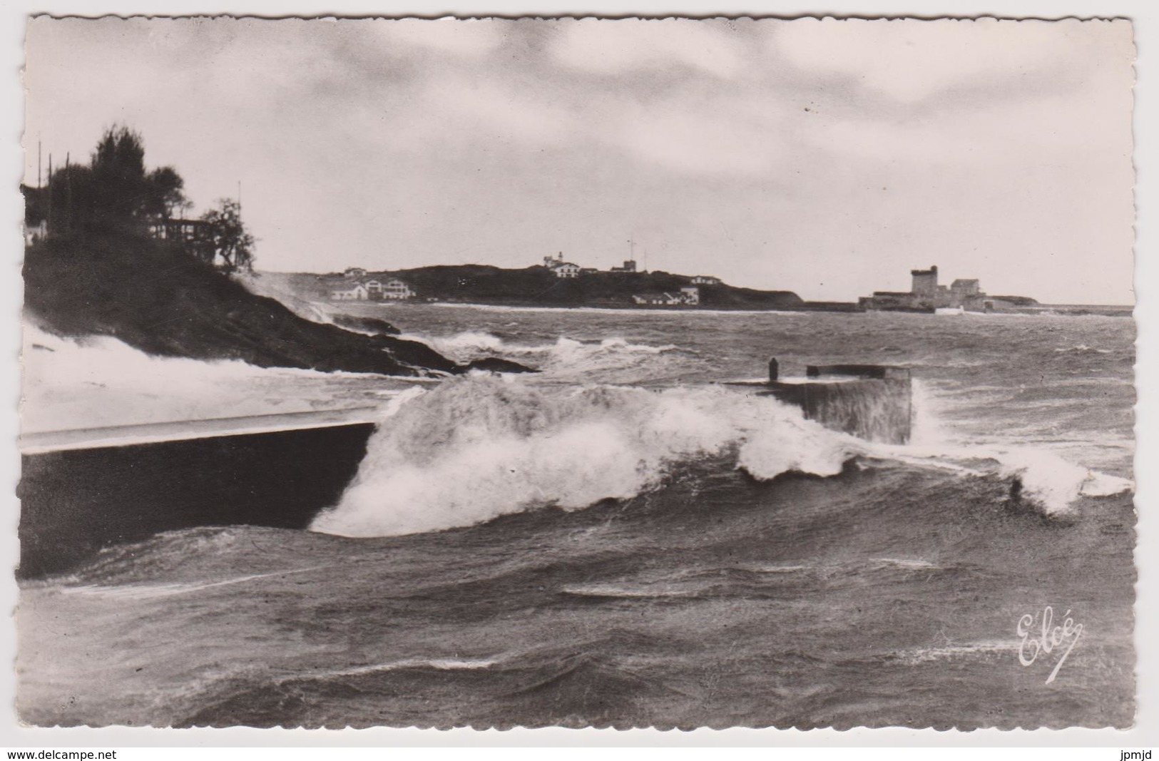 64 - ST JEAN DE LUZ - Grosses Vagues à L'entrée Du Port - Au Fond Le Socoa - Ed. L. Chatagneau Elcé N° 1307 - Saint Jean De Luz