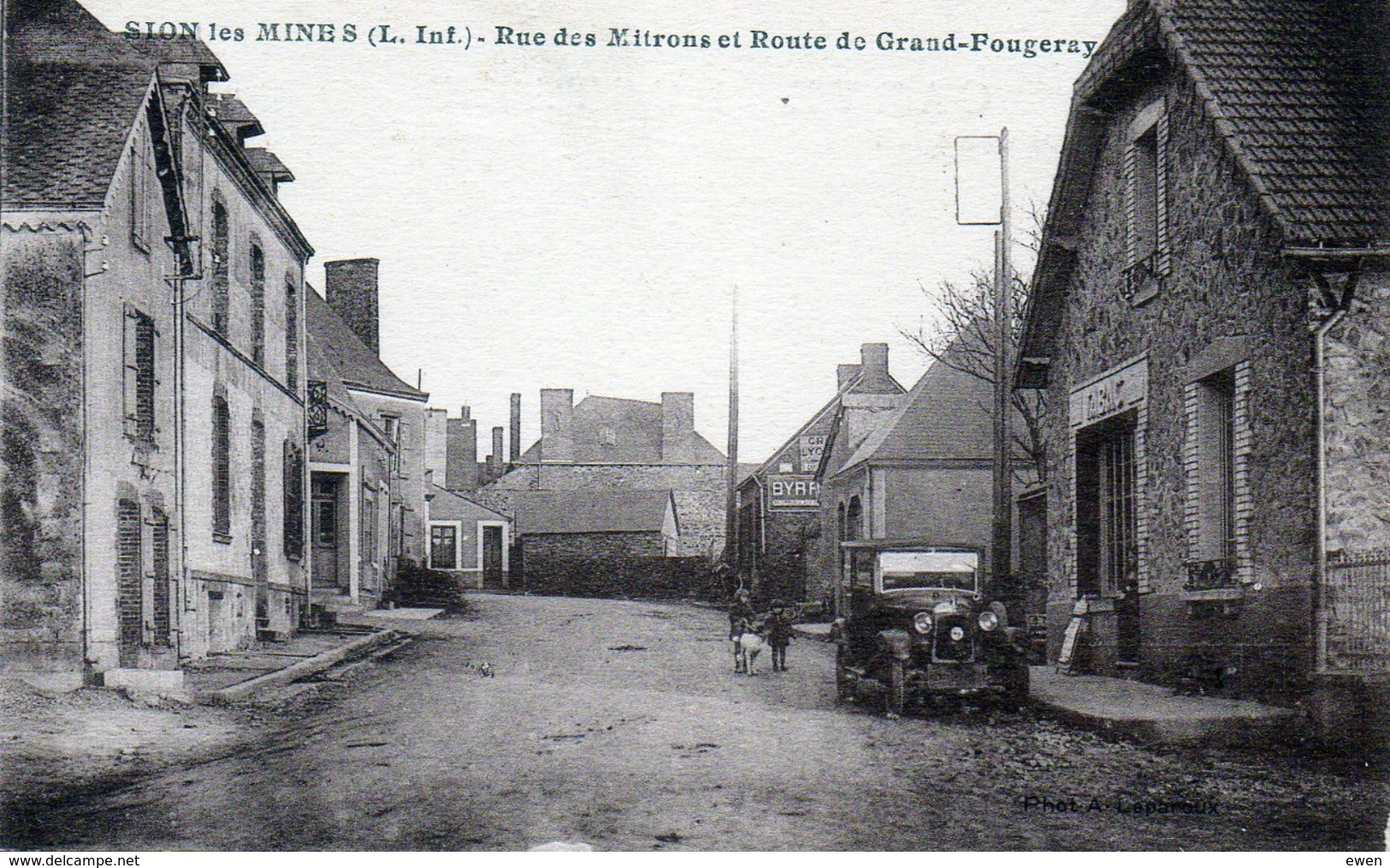 Sion-les-Mines. Rue Des Mitrons Et Route De Grand-Pougeray. (Tabac, Pub Byrrh) - Otros & Sin Clasificación