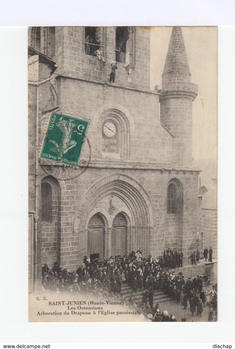 Saint Junien. Haute Vienne. Les Ostentations. Arboration Du Drapeau Sur L'église. (2962) - Eglises Et Couvents