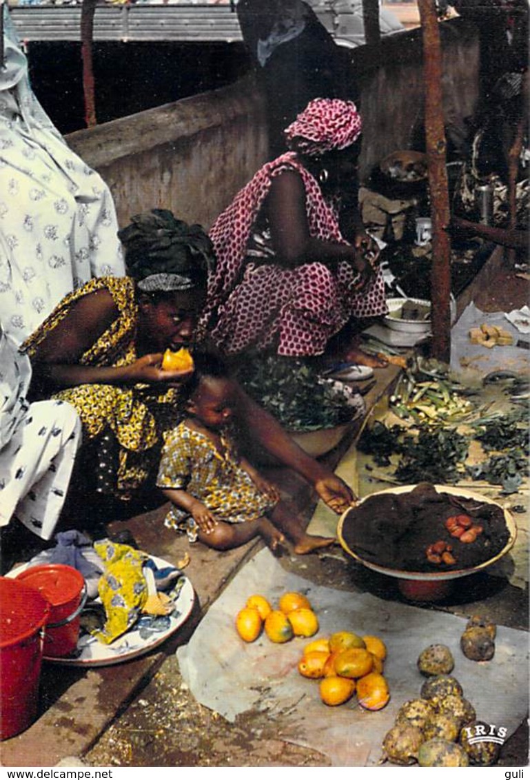 Afrique >  SENEGAL Maman Et Bébé Au Marché  (- Editions A.D.P  Cliché Chareton 8174 )  *PRIX FIXE - Sénégal