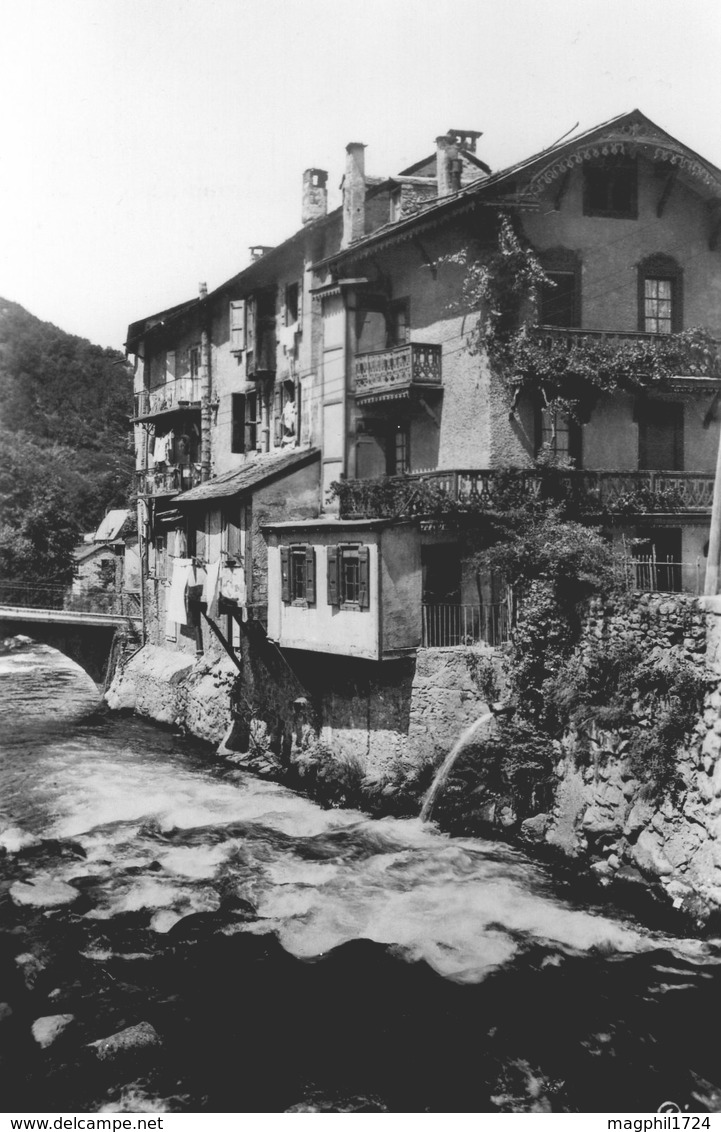 Cpsm (09)--ax-les-thermes Vieilles Maison Sur L'ariège. - Ax Les Thermes