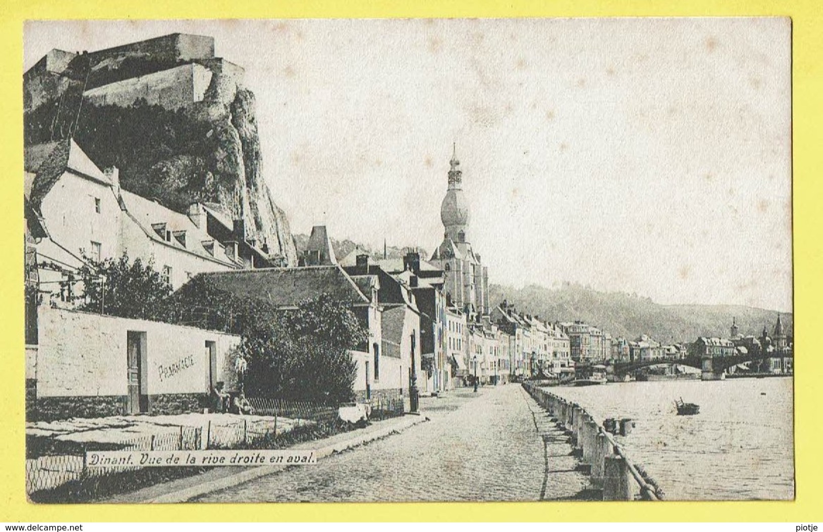 * Dinant (Namur - Namen - La Wallonie) * Vue De La Rive Droite En Aval, Canal, Quai Pont, Pharmacie, Bateau, Péniche - Dinant