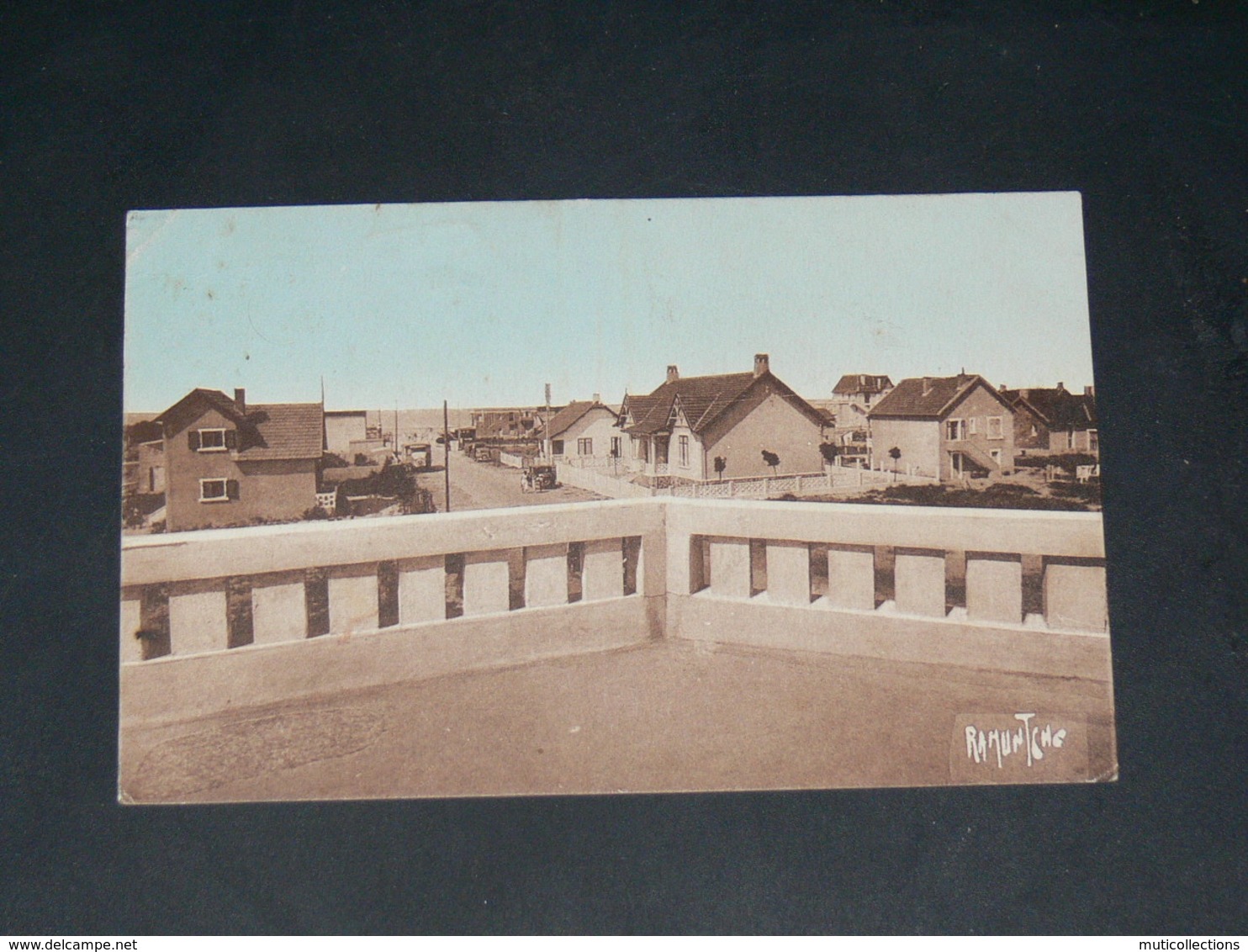 NOTRE DAME DE MONTS  /ARDT Les Sables-d'Olonne   1930   / RUE    ........  EDITEUR - Autres & Non Classés