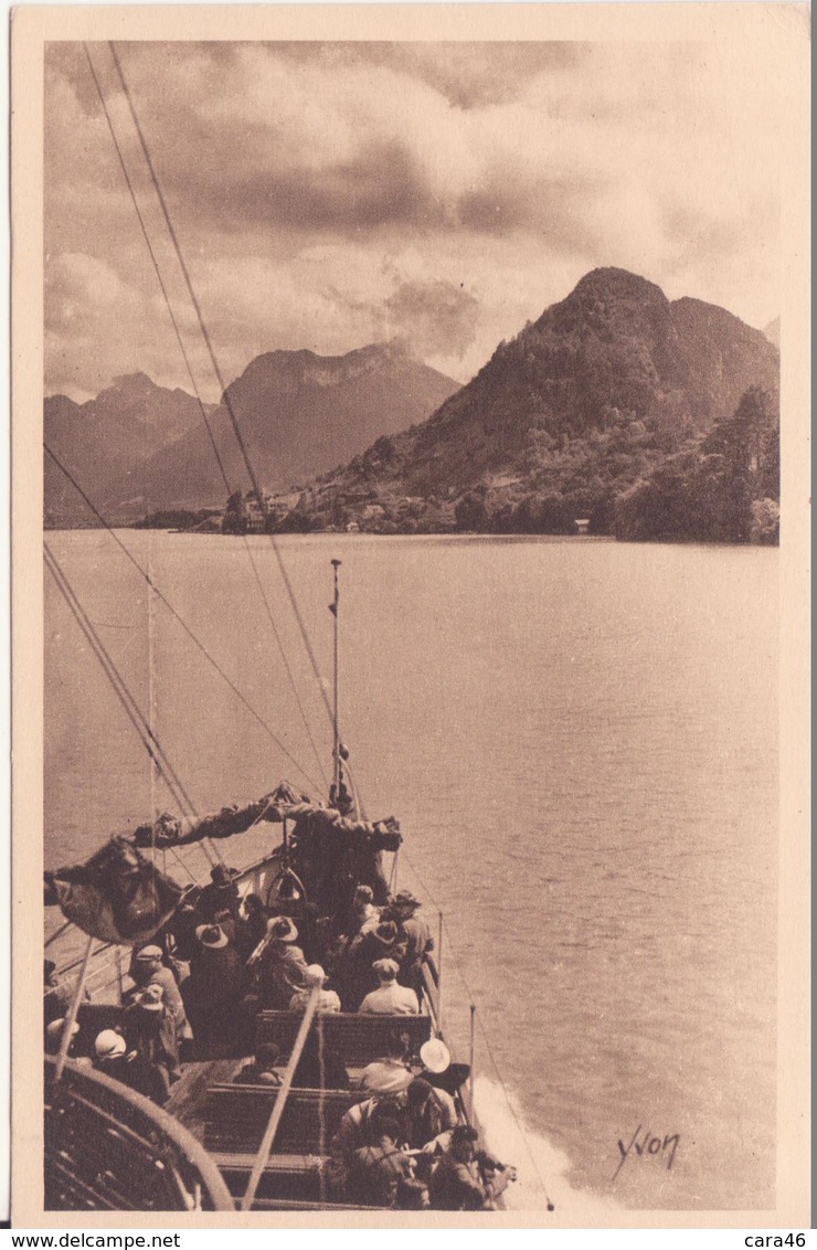 CPA - 37. ANNECY Promenade Sur Le Lac, Vers Le Roc De Chère Et Duingt - Annecy