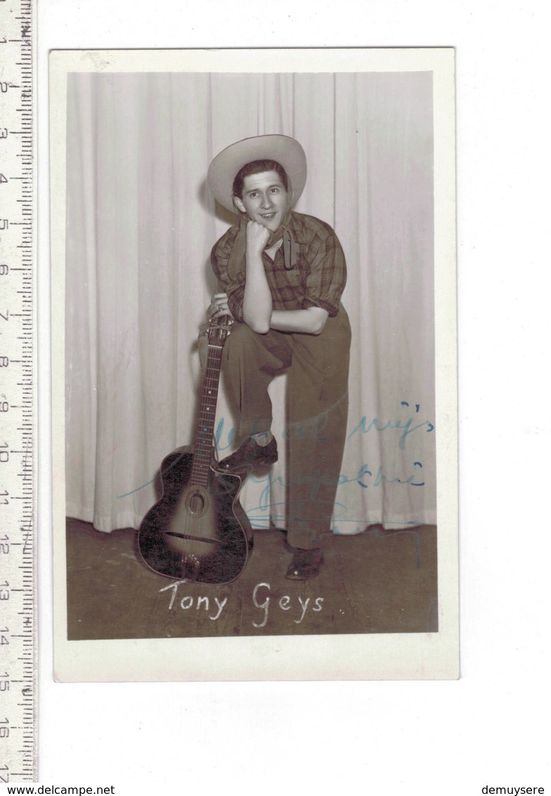 CINE 433 - TONY GEYS - Singers & Musicians